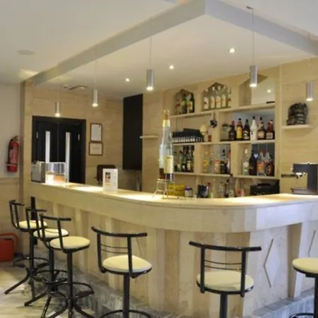 Dimitris Paritsa Otel 2*